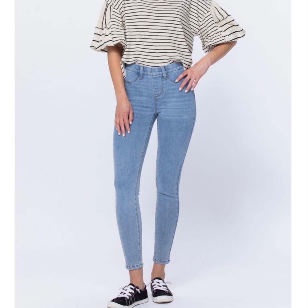 JUDY BLUE MID-RISE PULL ON SKINNY JEGGING
